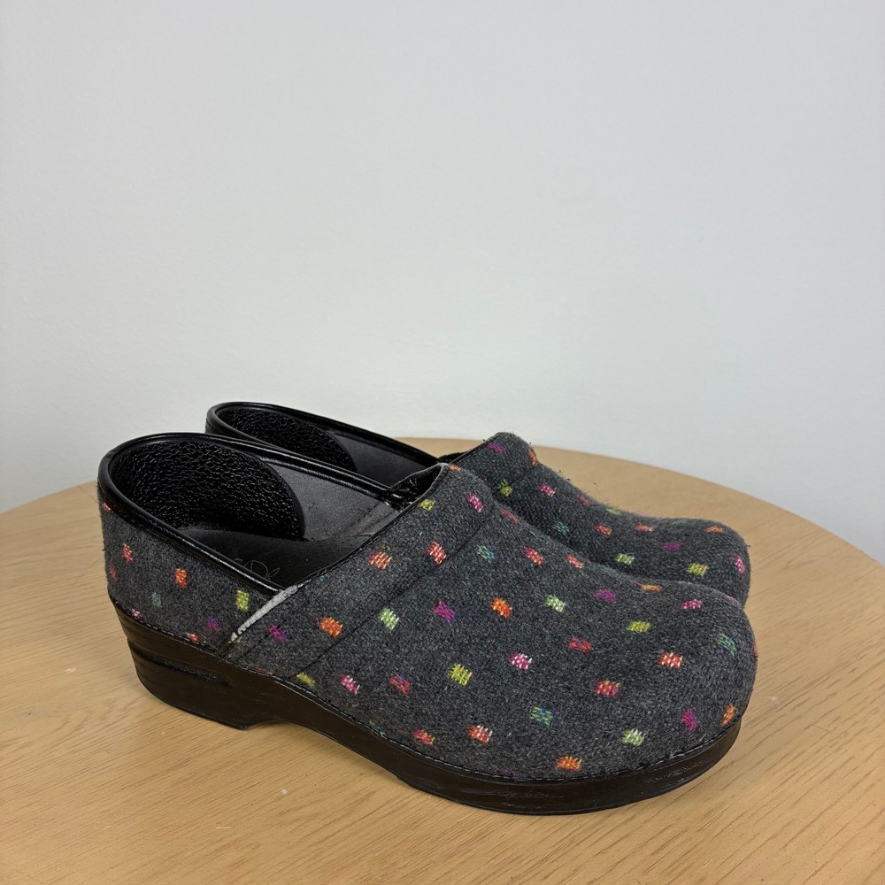 Dansko Vegan Clogs Grey Felt Multi Color Embroidered Square Women's EU 39 US 8.5